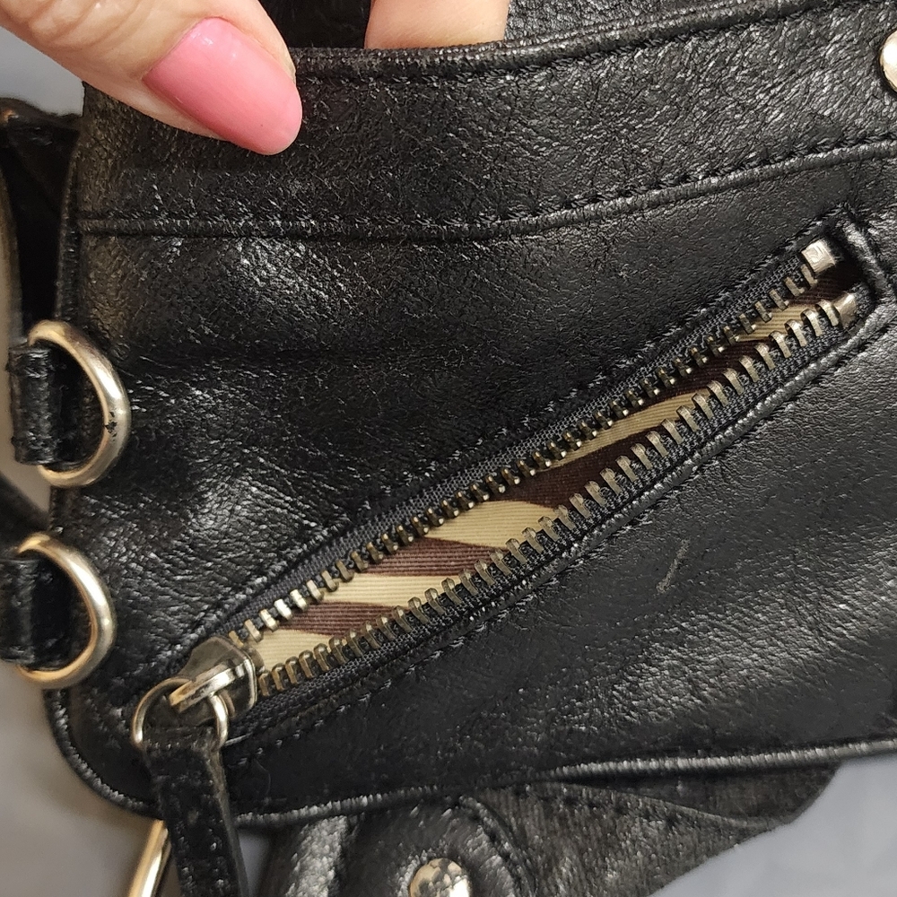 Guess vintage shoulder bag purse leather black w brn animal print lining buckles - Picture 5 of 12